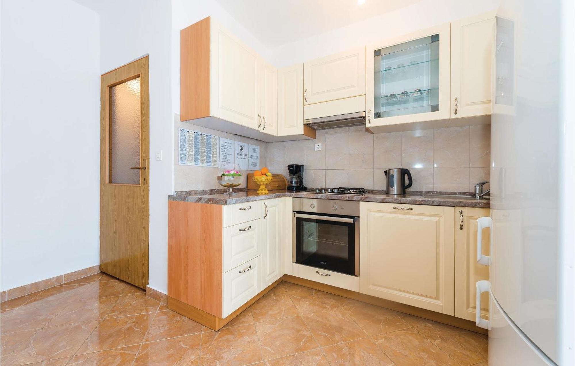 4 Bedroom Cozy Apartment In Vodice Kültér fotó