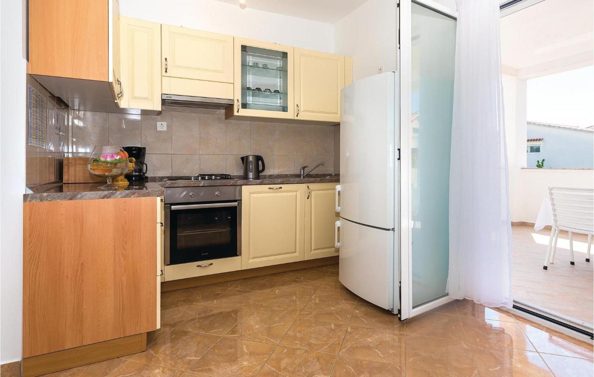 4 Bedroom Cozy Apartment In Vodice Kültér fotó